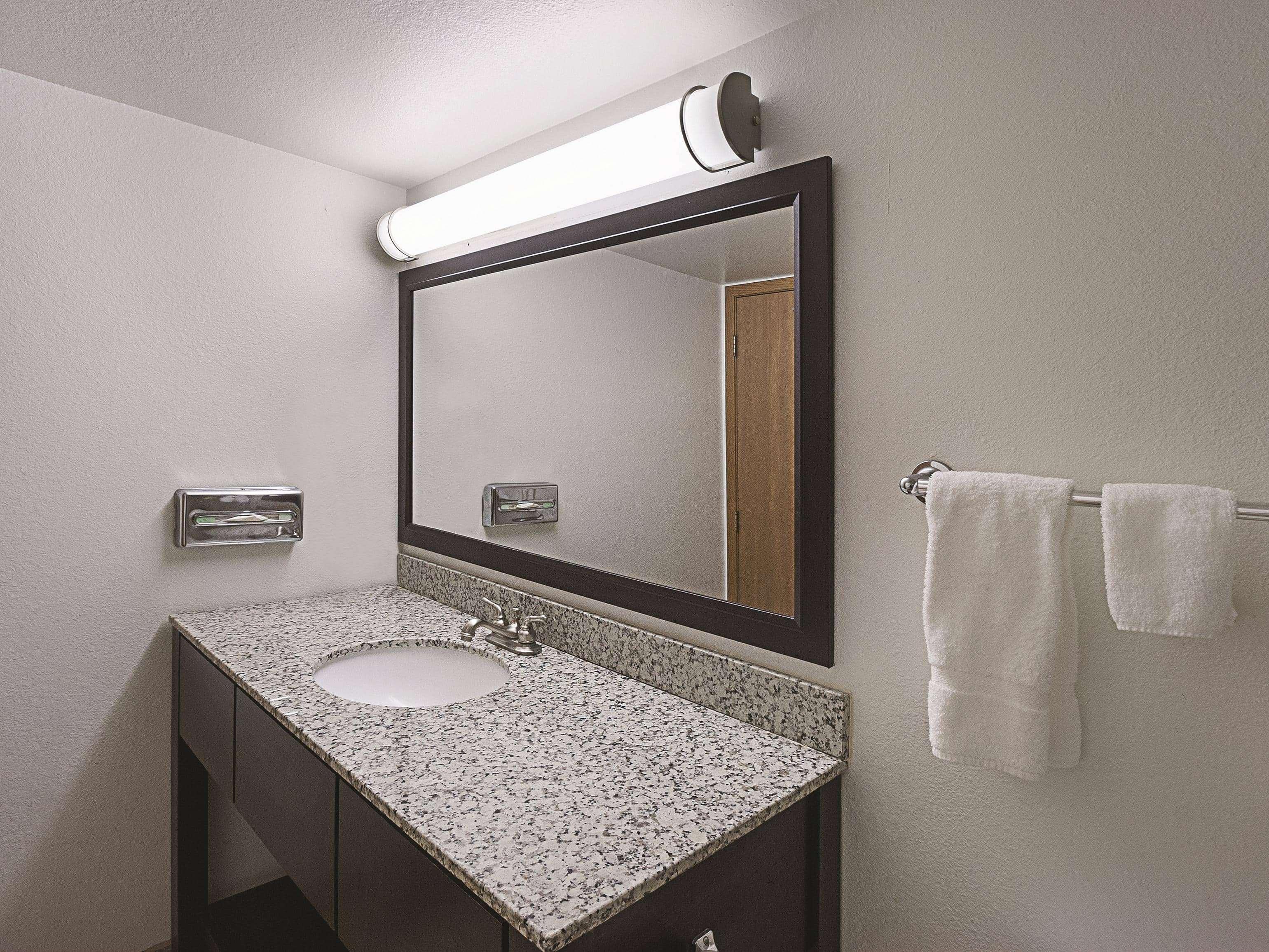 Hotel La Quinta By Wyndham Woodburn Exterior foto